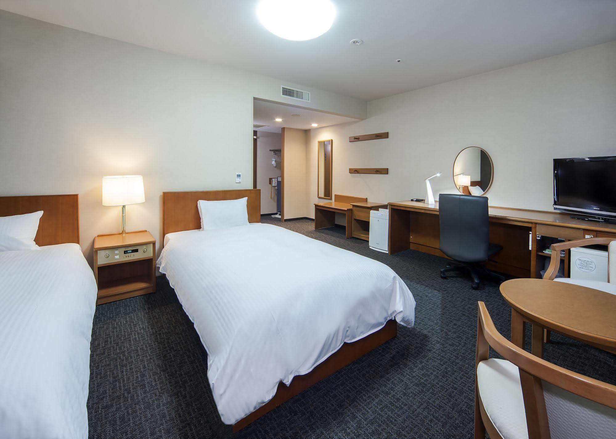 Daiwa Roynet Hotel Toyama Station Eksteriør bilde